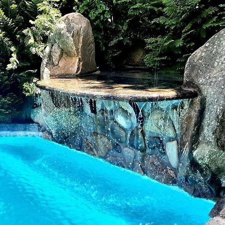 Villa Anna Luxury Lake Residence Shtarkelovo Gnezdo ภายนอก รูปภาพ