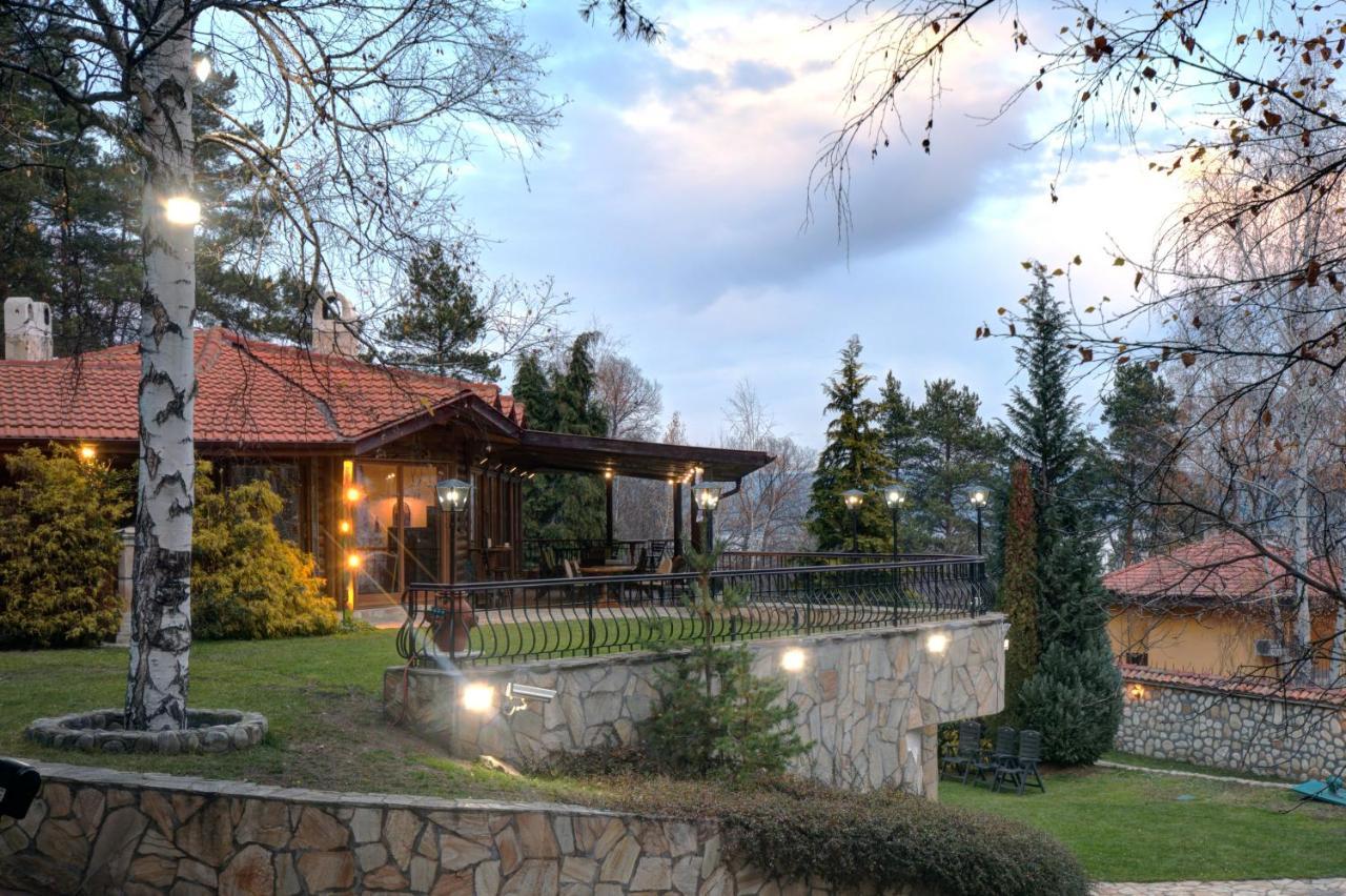 Villa Anna Luxury Lake Residence Shtarkelovo Gnezdo ภายนอก รูปภาพ