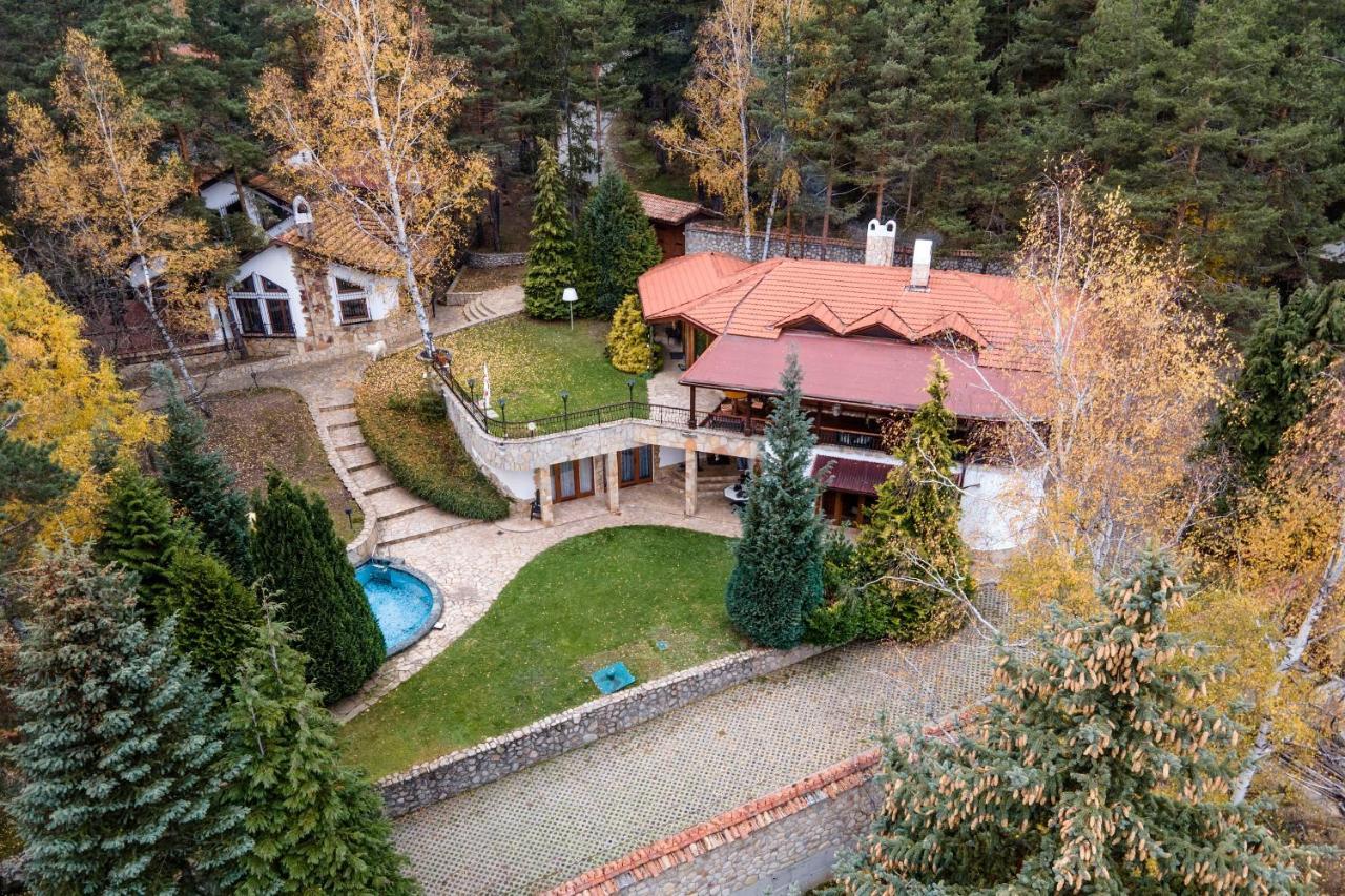 Villa Anna Luxury Lake Residence Shtarkelovo Gnezdo ภายนอก รูปภาพ