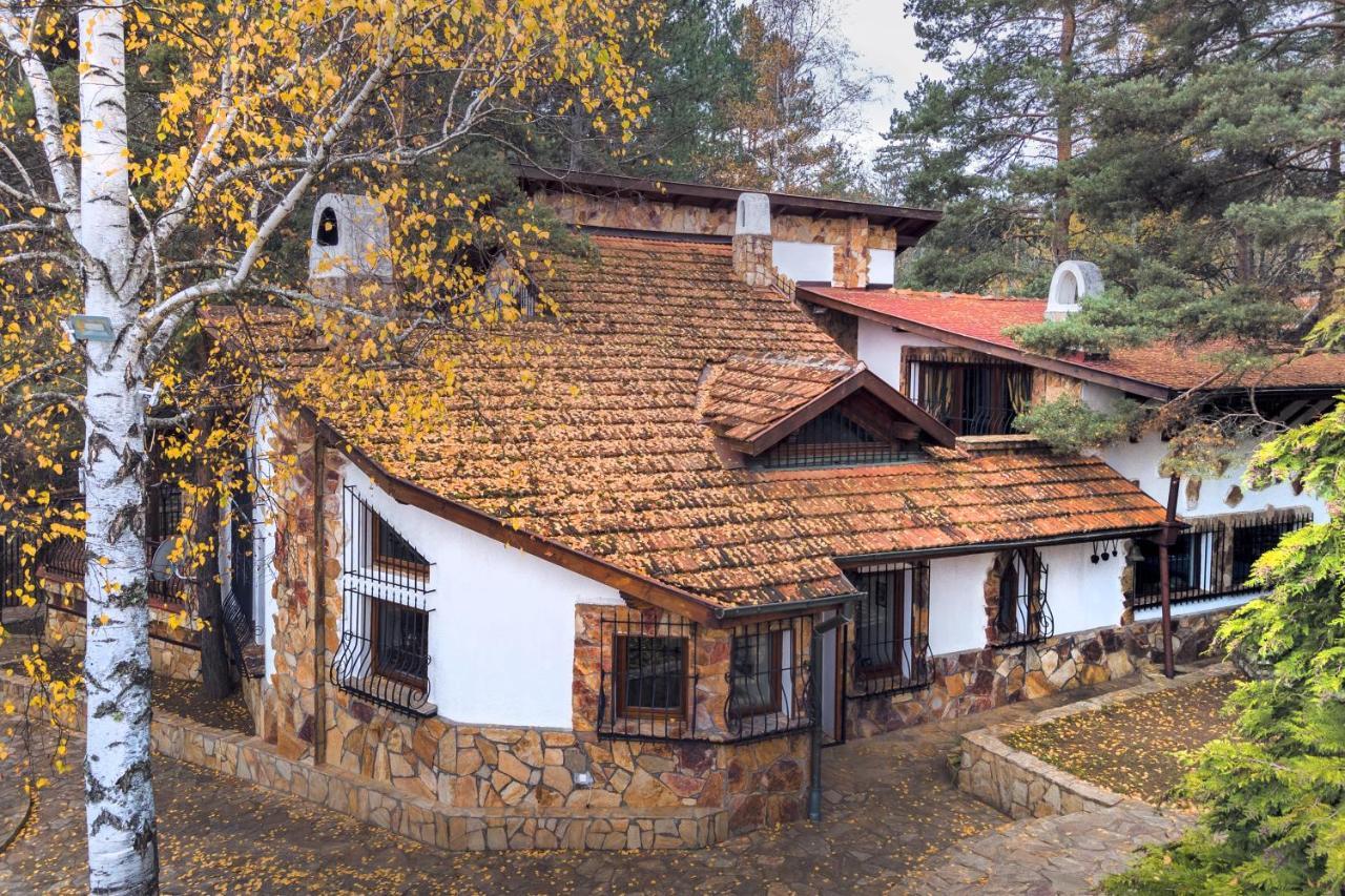 Villa Anna Luxury Lake Residence Shtarkelovo Gnezdo ภายนอก รูปภาพ