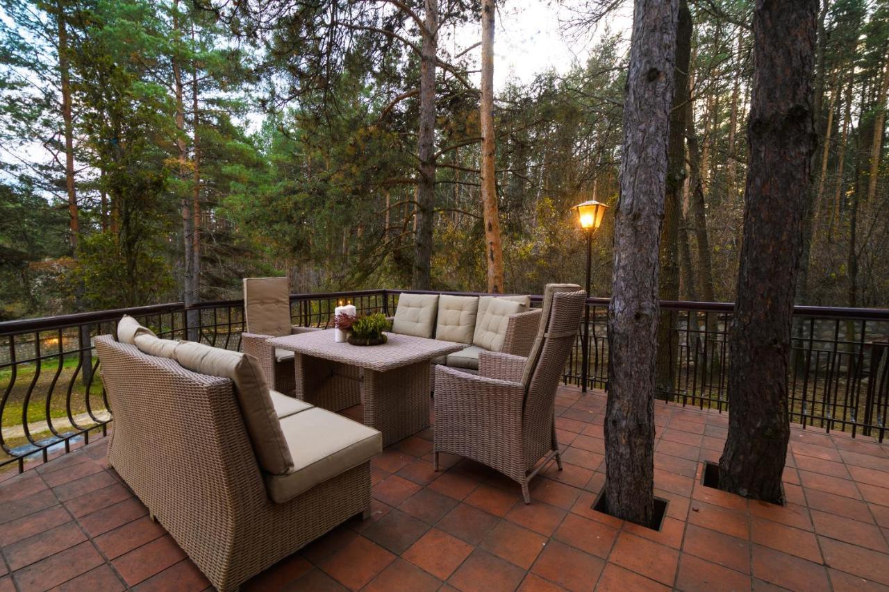 Villa Anna Luxury Lake Residence Shtarkelovo Gnezdo ภายนอก รูปภาพ