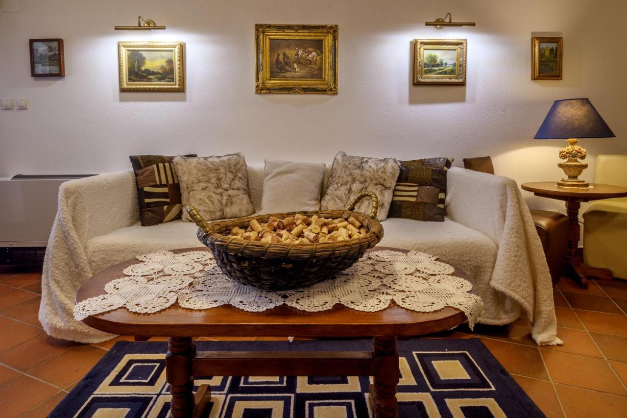 Villa Anna Luxury Lake Residence Shtarkelovo Gnezdo ภายนอก รูปภาพ