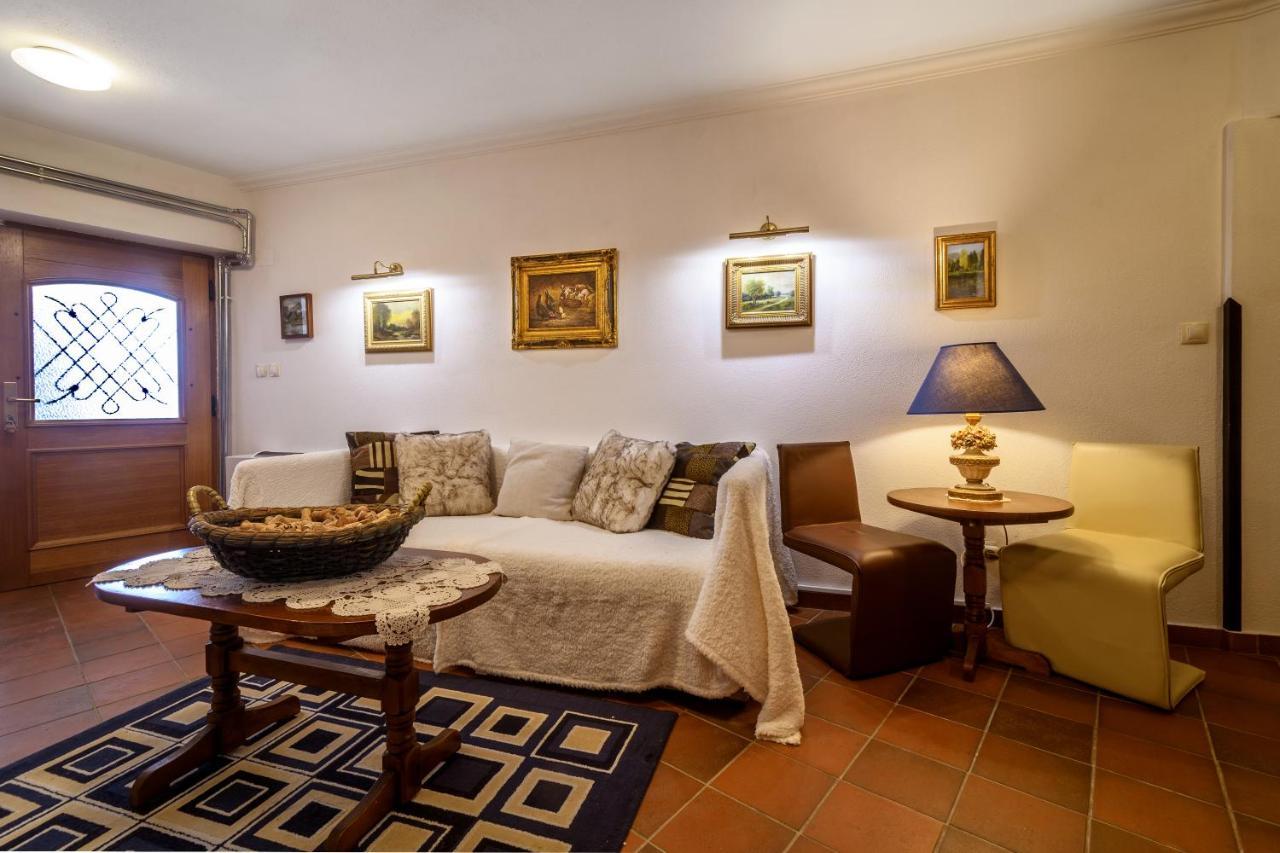 Villa Anna Luxury Lake Residence Shtarkelovo Gnezdo ภายนอก รูปภาพ