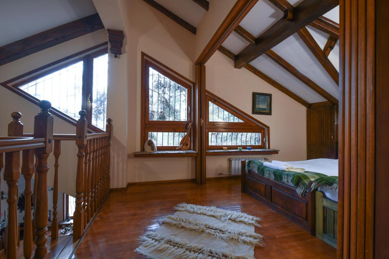 Villa Anna Luxury Lake Residence Shtarkelovo Gnezdo ภายนอก รูปภาพ