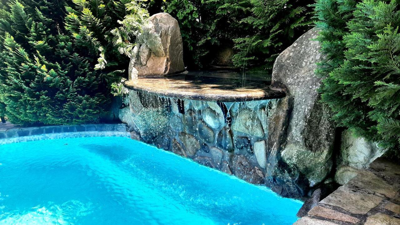 Villa Anna Luxury Lake Residence Shtarkelovo Gnezdo ภายนอก รูปภาพ