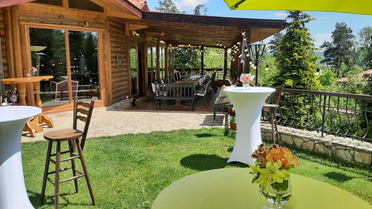 Villa Anna Luxury Lake Residence Shtarkelovo Gnezdo ภายนอก รูปภาพ